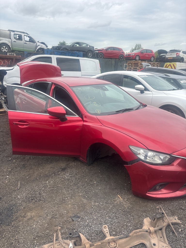 [EPE-128655] Tapa de motor Mazda 6