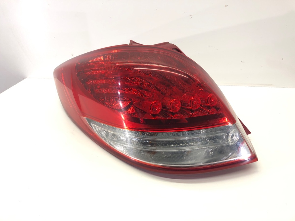 [STARK-690252] Piloto trasero izquierdo HYUNDAI VELOSTER (FS) 1.6 GDI 2011-2017