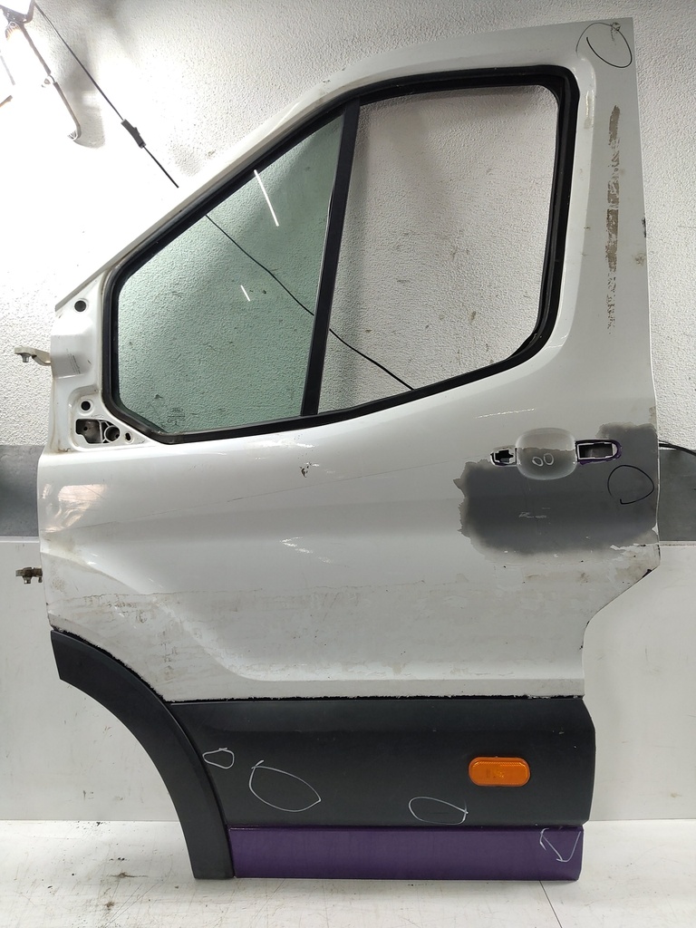 [MTD-539527] Puerta delantera izquierda Ford Transit