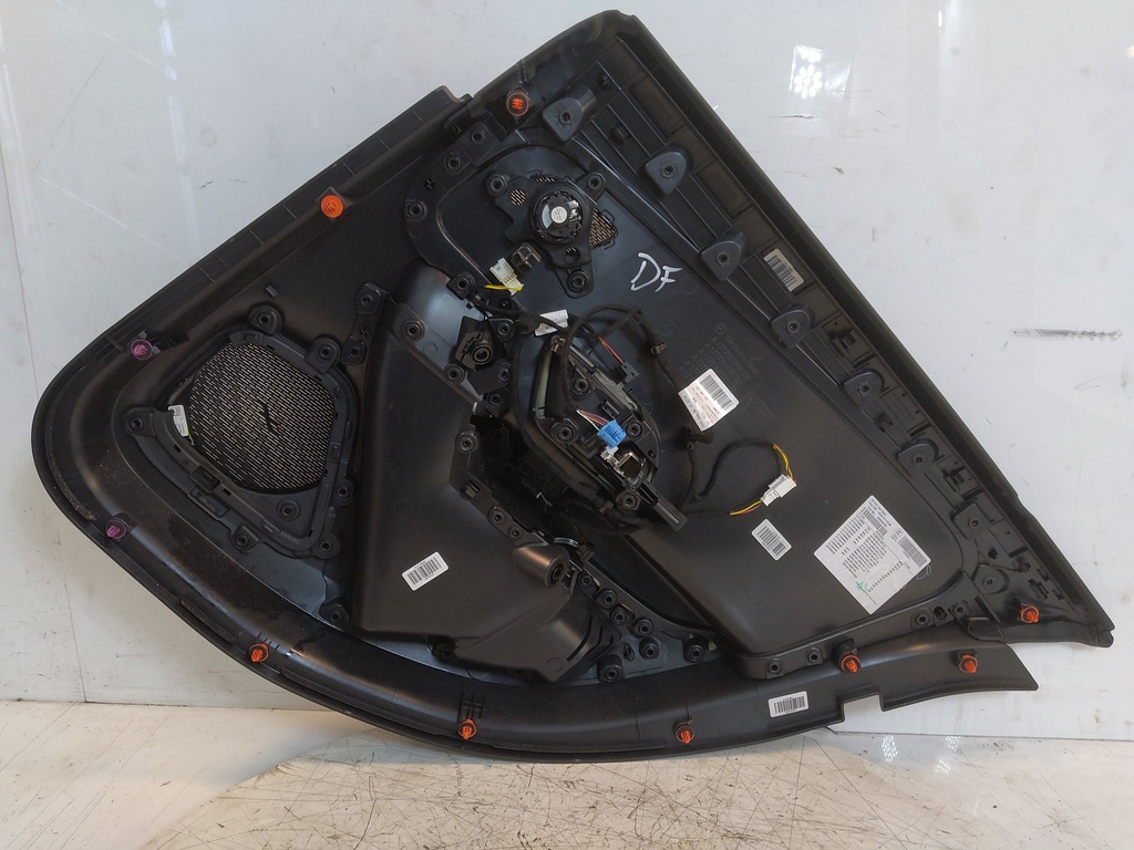[MTD-539613] Revestimiento de puerta Mercedes Clase A
