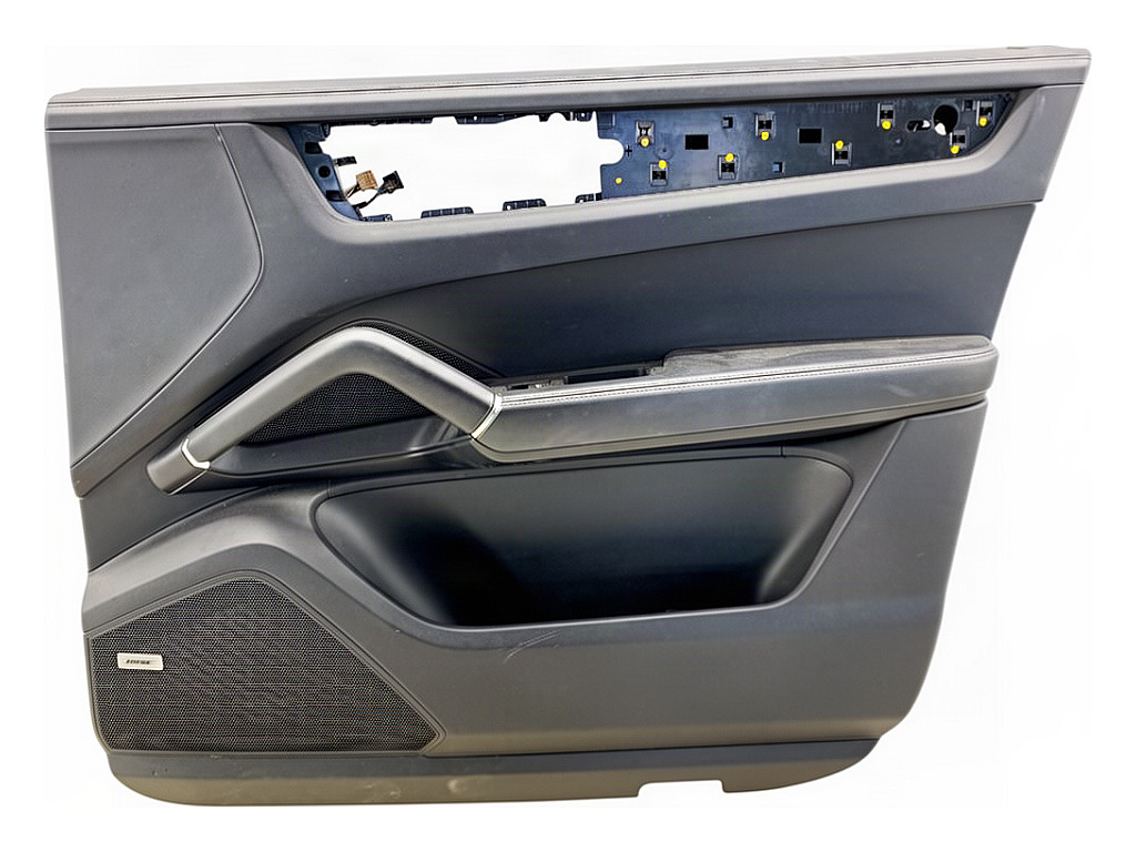 [STARK-947937] Panel de puerta delantero derecho Porsche Cayenne (9YA)