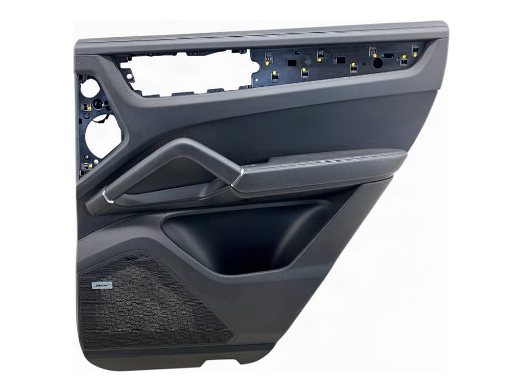 [STARK-947935] Panel de puerta trasera derecha PORSCHE CAYENNE (9YA)