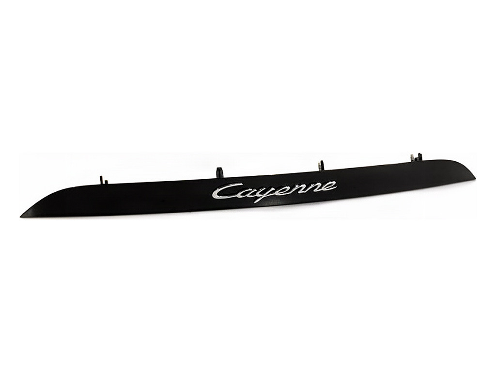 [STARK-947918] Moldura de portón trasero Porsche Cayenne (9YA)