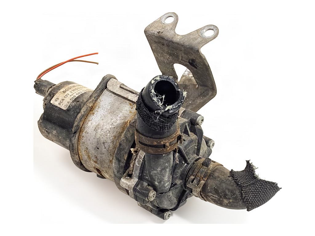 [STARK-939775] Bomba de agua auxiliar Mercedes-Benz CLS (C218)