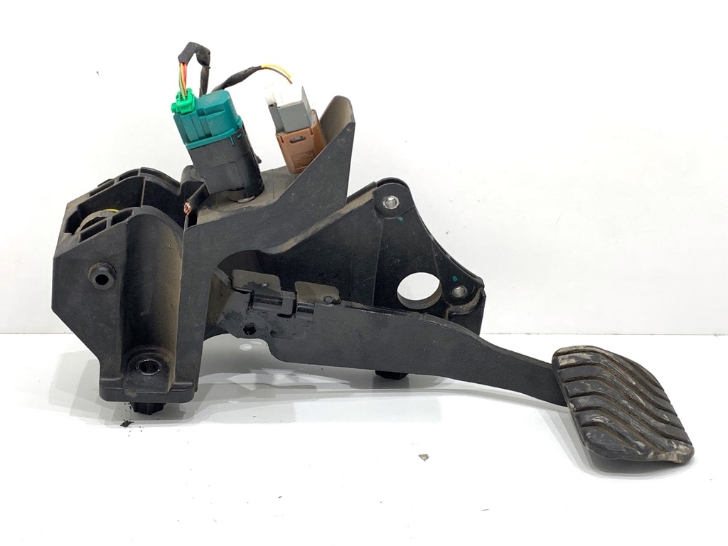 [STARK-842313] Pedal de freno Renault Arkana I (LCM_)