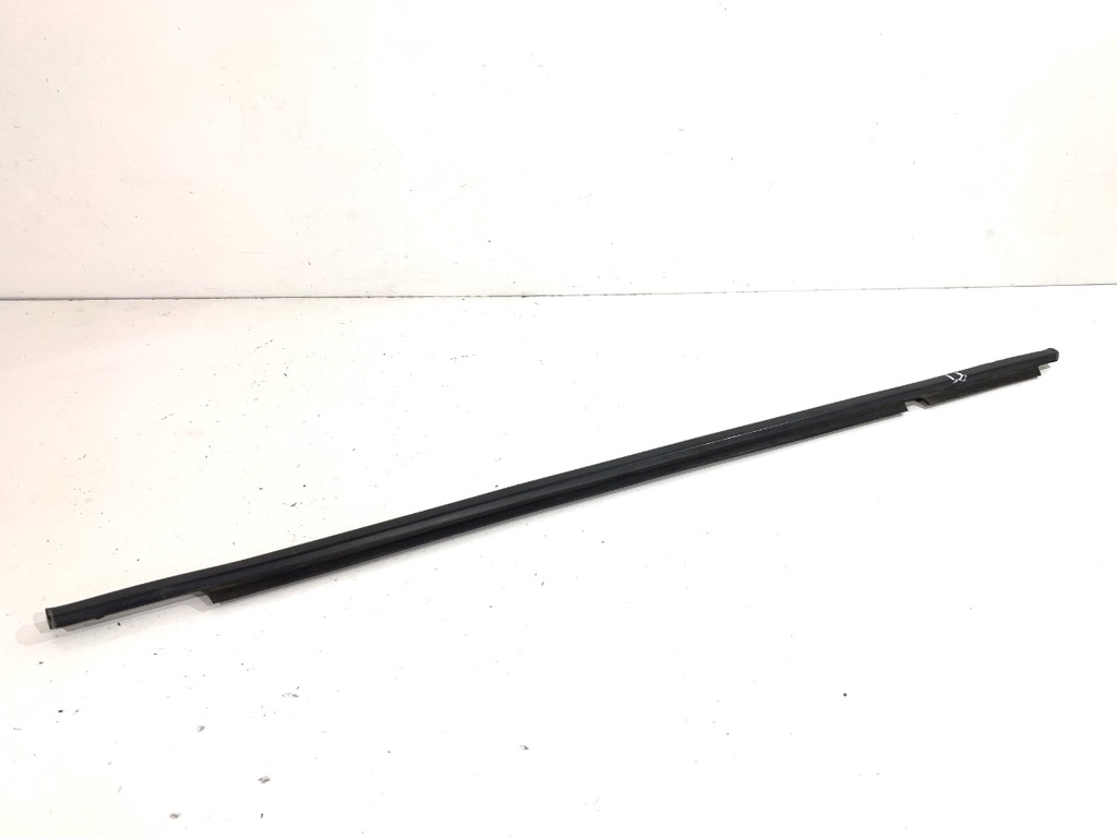 [STARK-861013] Moldura de puerta trasera derecha Toyota Land Cruiser Prado (J12)