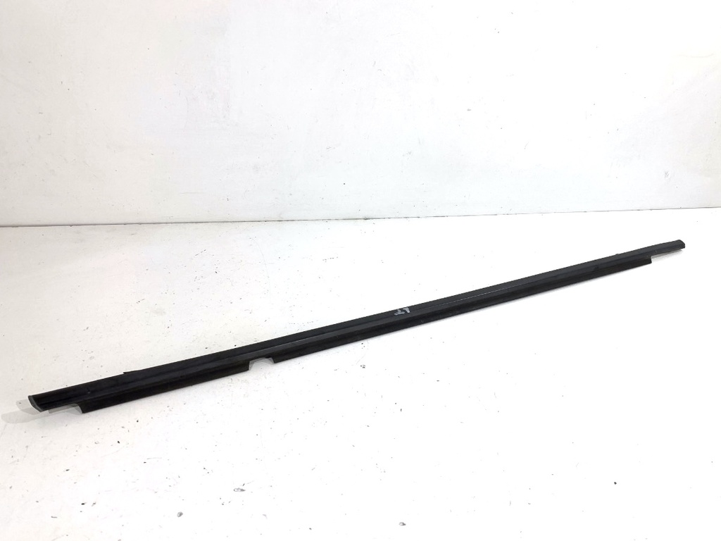 [STARK-861014] Moldura de puerta trasera izquierda Toyota Land Cruiser Prado (J12)
