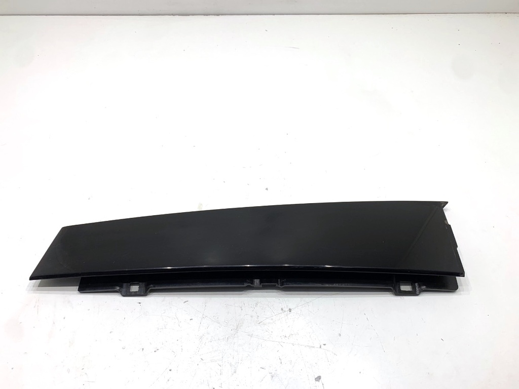 [STARK-865287] Moldura de pilar derecho Audi Q4 Sportback