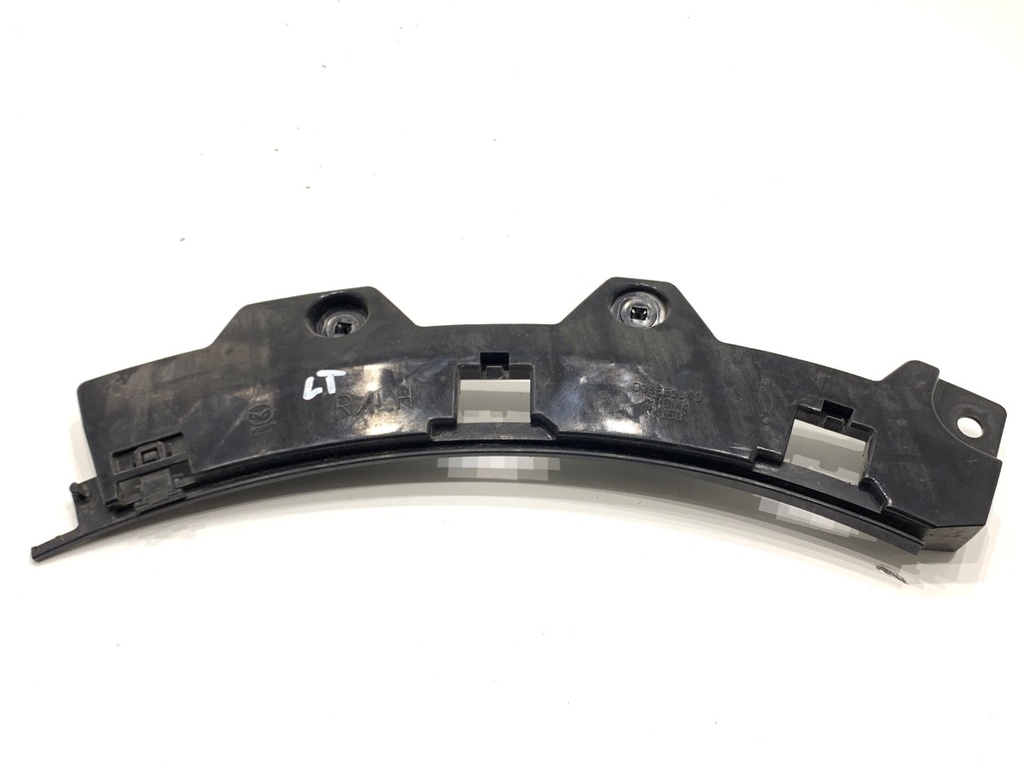 [STARK-889153] Guía parachoques trasero izquierdo Mazda CX-3
