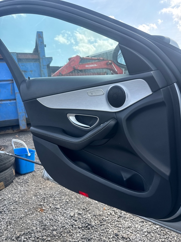[EPE-104573] Panel interior de puerta delantera izquierda Mercedes-Benz Clase C W205