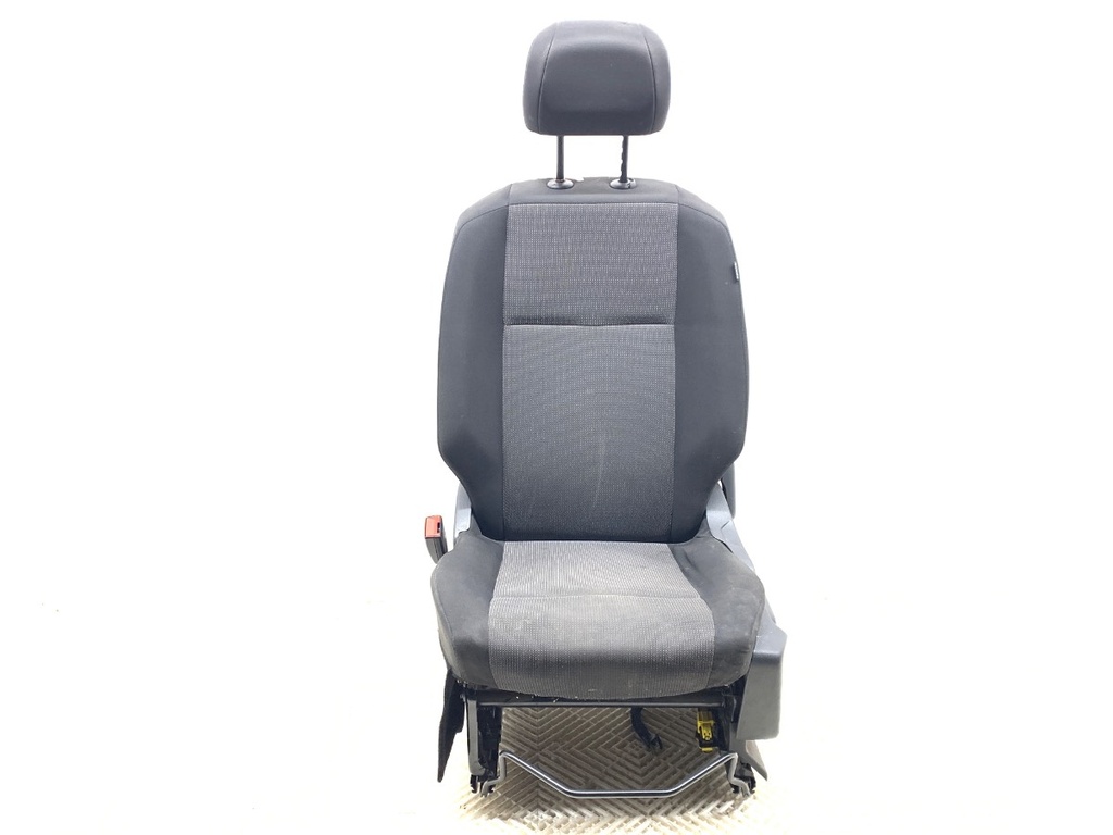 [STARK-809384] Asiento delantero izquierdo Toyota Proace City 1.5 D-4D 2019-2022