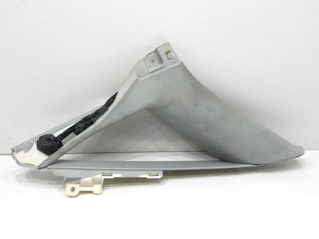 [STARK-682704] Moldura de pilar derecho Audi A8 D5