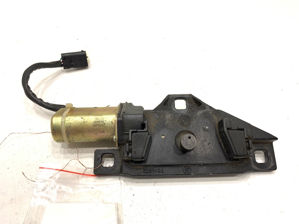 [STARK-741569] Actuador de cierre suave de portón BMW Serie 7 (E65, E66, E67)