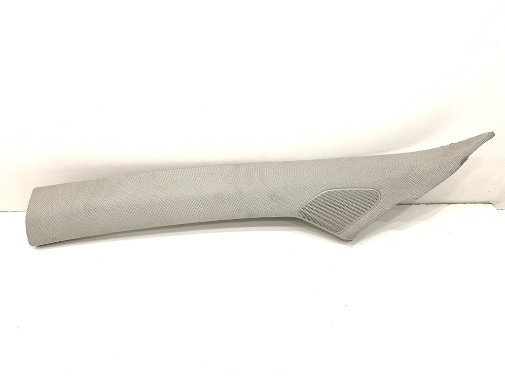 [STARK-749844] Moldura de pilar derecho Audi A3 (8P1)