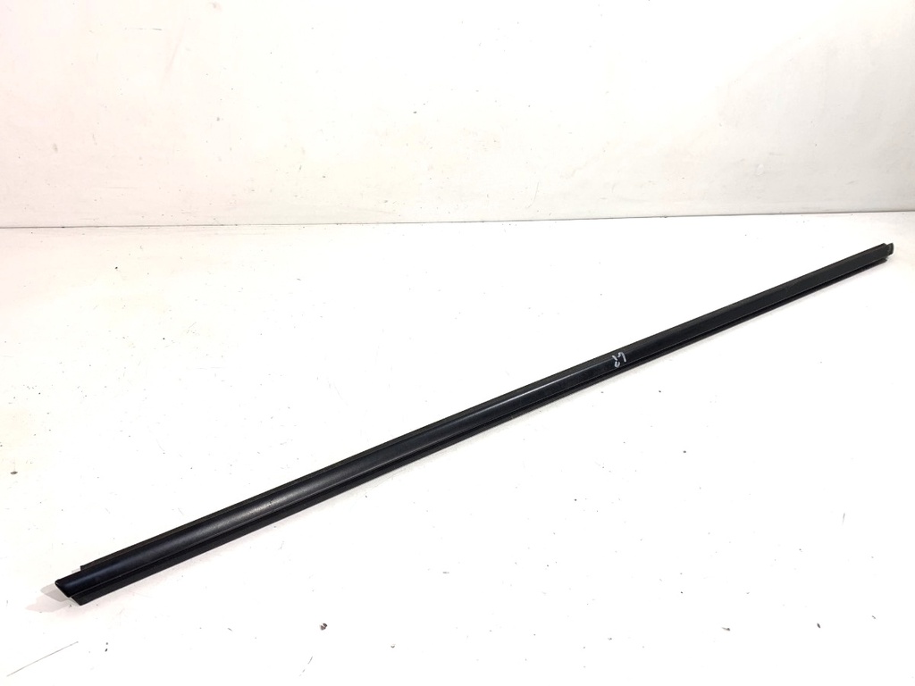 [STARK-818531] Moldura vierteaguas puerta delantera izquierda BMW Serie 4 (F32, F82)