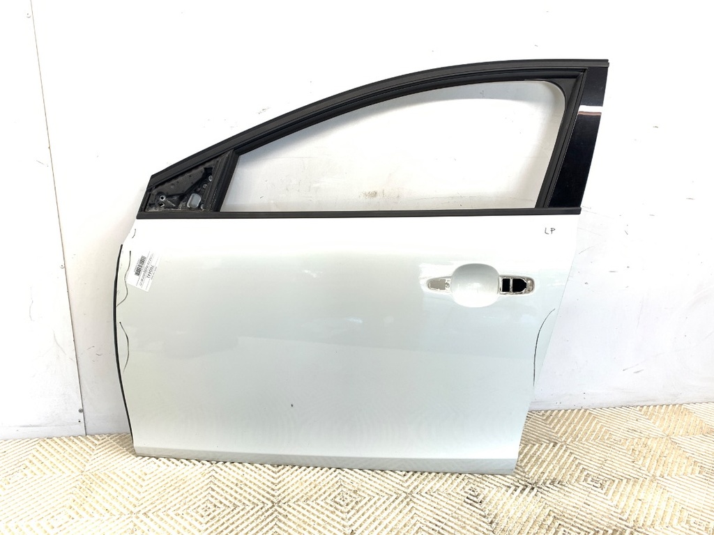 [STARK-760441] Puerta delantera izquierda VOLVO V40 liftback (525, 526) 2012-2022
