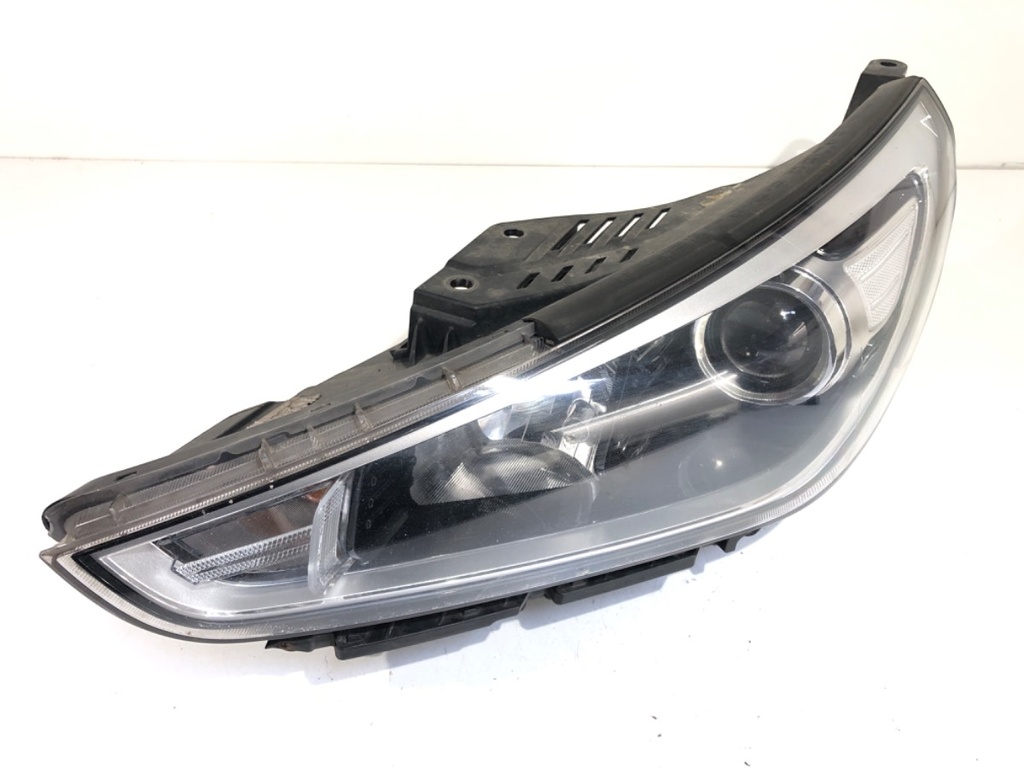 [STARK-690518] Faros delanteros izquierdos HYUNDAI i30 (PDE, PD, PDEN) 2016-2022