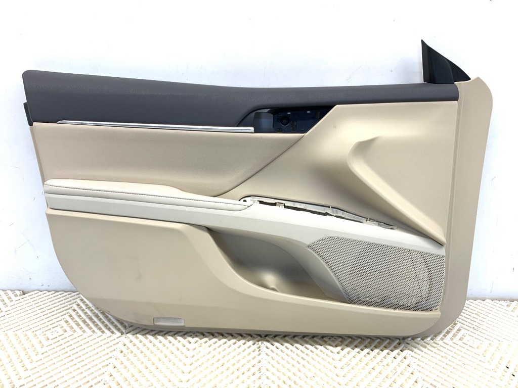 [STARK-898903] Panel de puerta delantero izquierdo Toyota Camry (_V7_, _VA7_, _VH7_) 2017-2022