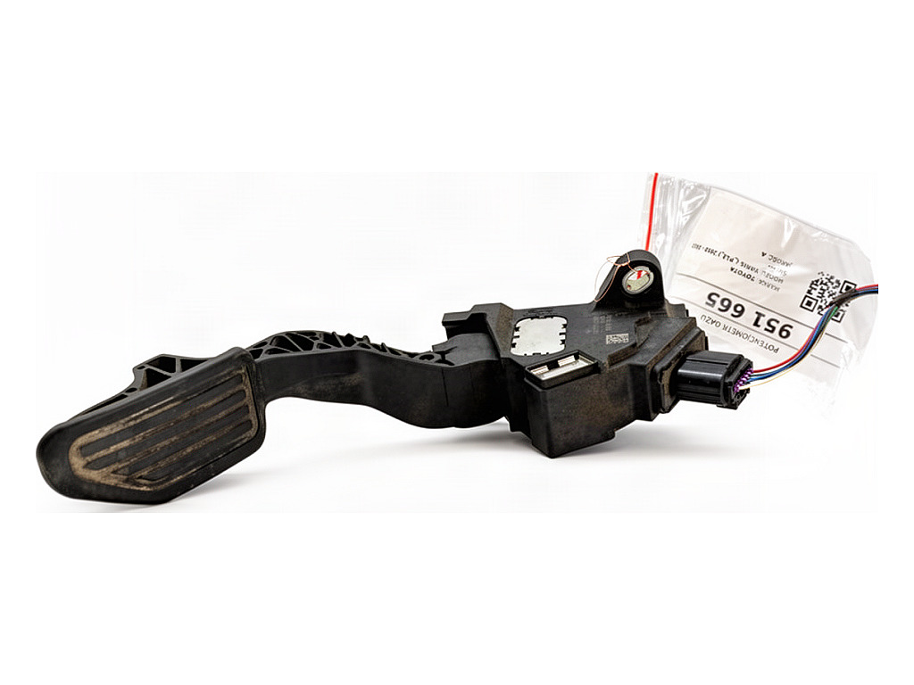 [STARK-951665] Pedal de acelerador Toyota Yaris (P13)