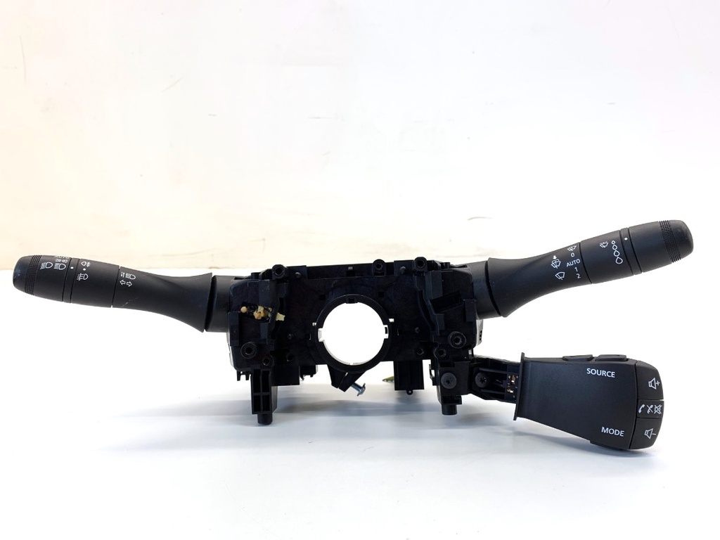 [STARK-885963] Combinado de luces Renault Express 1.5 Blue dCi 95 (2021-2022)
