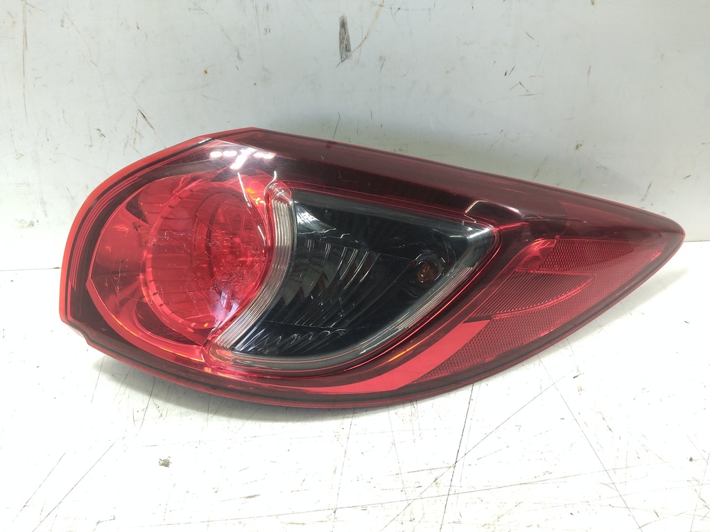 [MTD-540354] Piloto trasero derecho Mazda CX-5 2013
