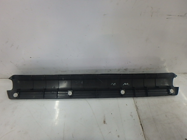 [MTD-148494] Cubrepiés Isuzu D-Max RHD