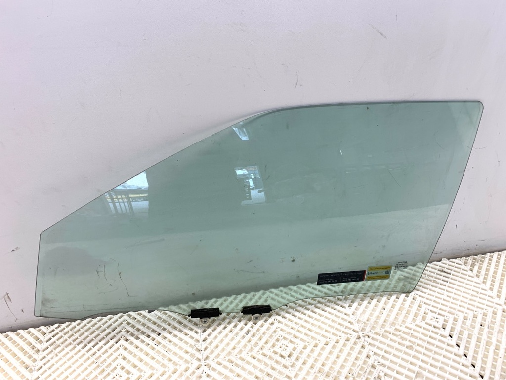 [STARK-907369] Ventana delantera izquierda Toyota Yaris Cross (MXP_) 2020-2022