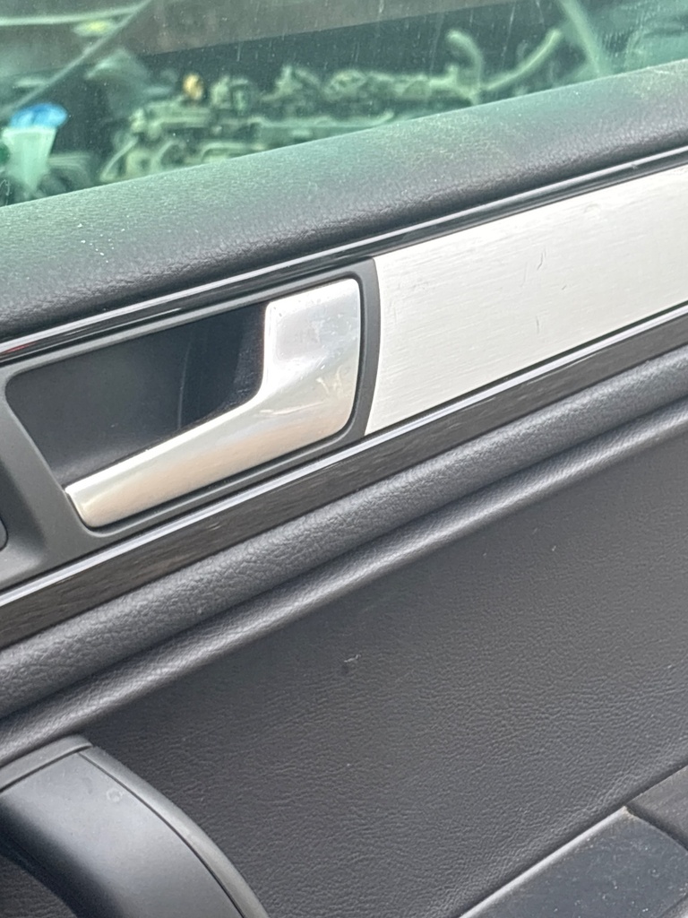 [MTD-533566] Tirador interior puerta trasera derecha VW Touareg 7P5