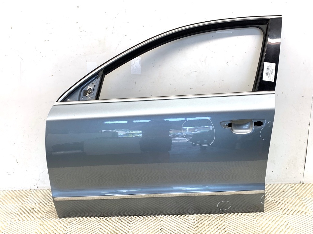 [STARK-739625] Puerta delantera izquierda SKODA Superb II (3T4) 2008-2015