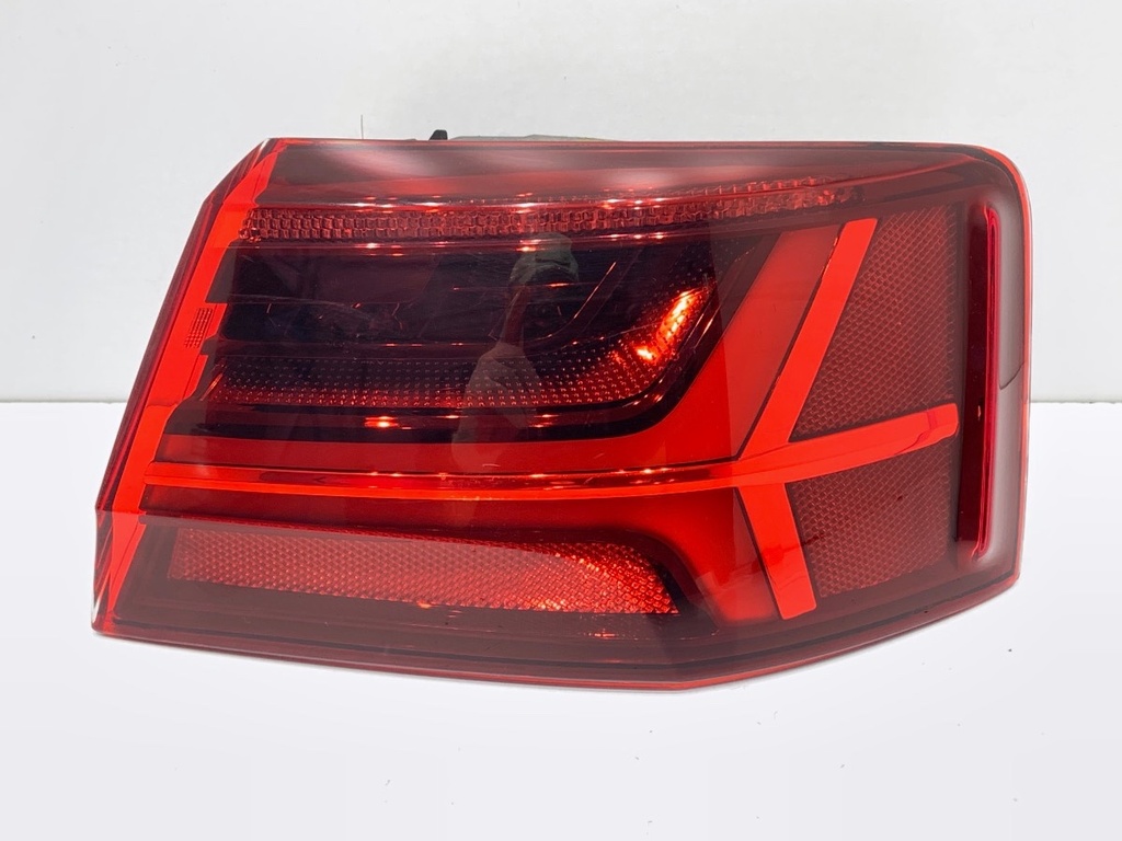 [STARK-704154] Piloto trasero derecho AUDI A6 C7 (4G2, 4GC) 2010-2018