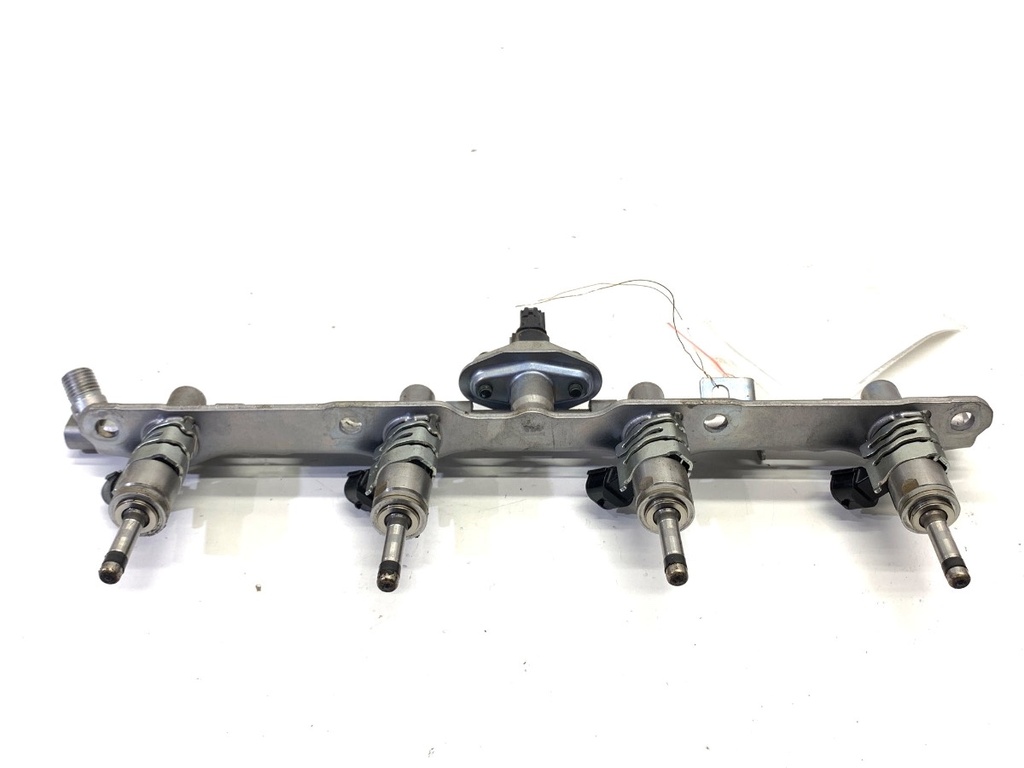 [STARK-902035] Riel de combustible Toyota Camry (_V7_, _VA7_, _VH7_) 2.5 Hybrid (AXVH71_) 2017-2022