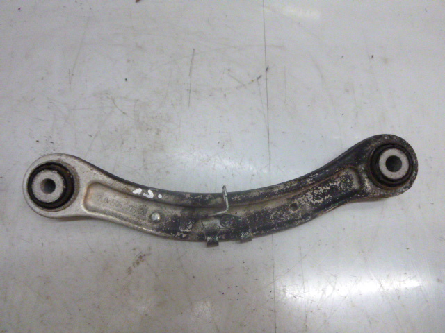 [MTD-266113] Brazo de suspensión VW Touareg 7L