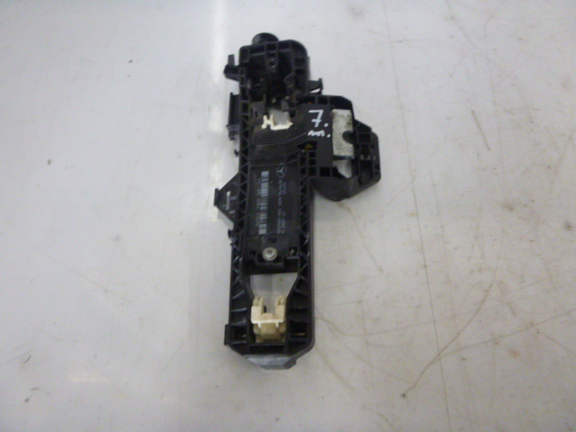 [MTD-152574] Soporte maneta puerta trasera izquierda Mercedes-Benz C250