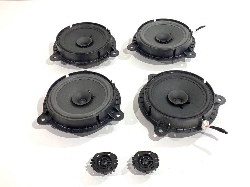 [STARK-842964] Juego de altavoces Nissan Qashqai II (J11) 1.3 DIG-T 103 kW