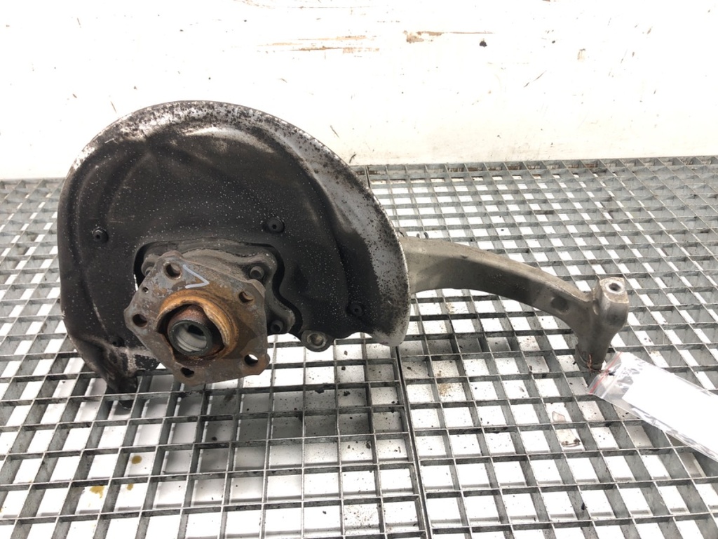 [STARK-680286] Maza delantera izquierda AUDI A4 B9 Avant (8W5, 8WD) 2015-2025