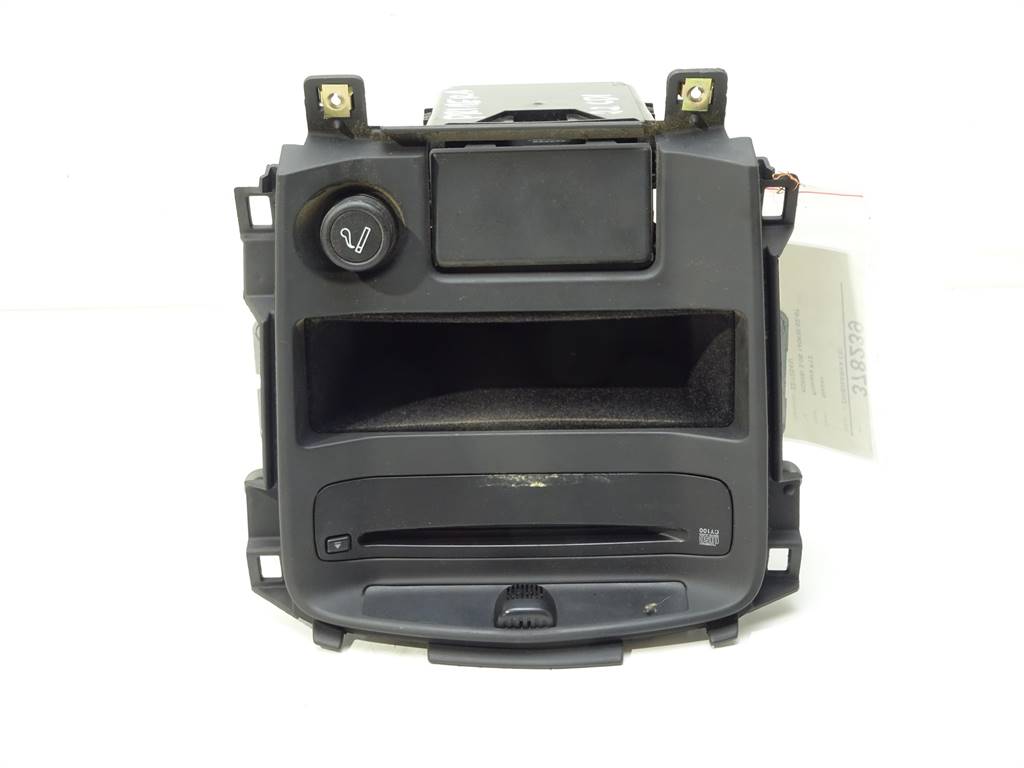 [STARK-378239] Cargador de CD Nissan Primera (WP12)