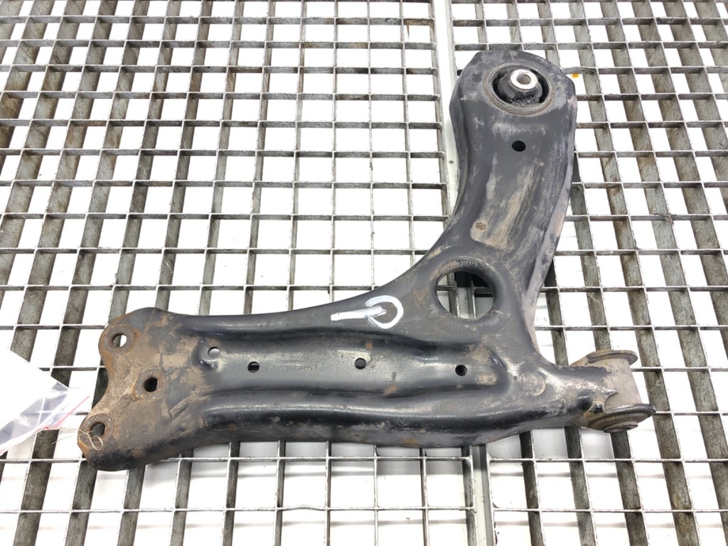 [STARK-617153] Brazo de suspensión delantero izquierdo VW Polo V