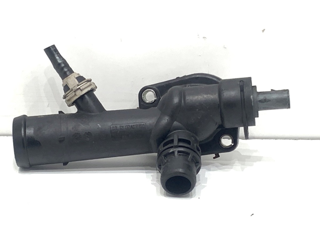 [STARK-855816] Conector de agua Audi A4 B8 Avant