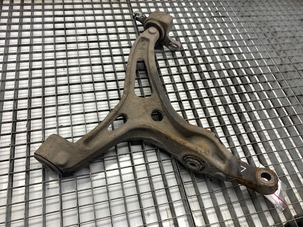 [STARK-916529] Brazo de suspensión delantero izquierdo Mercedes-Benz Clase R (W251, V251)