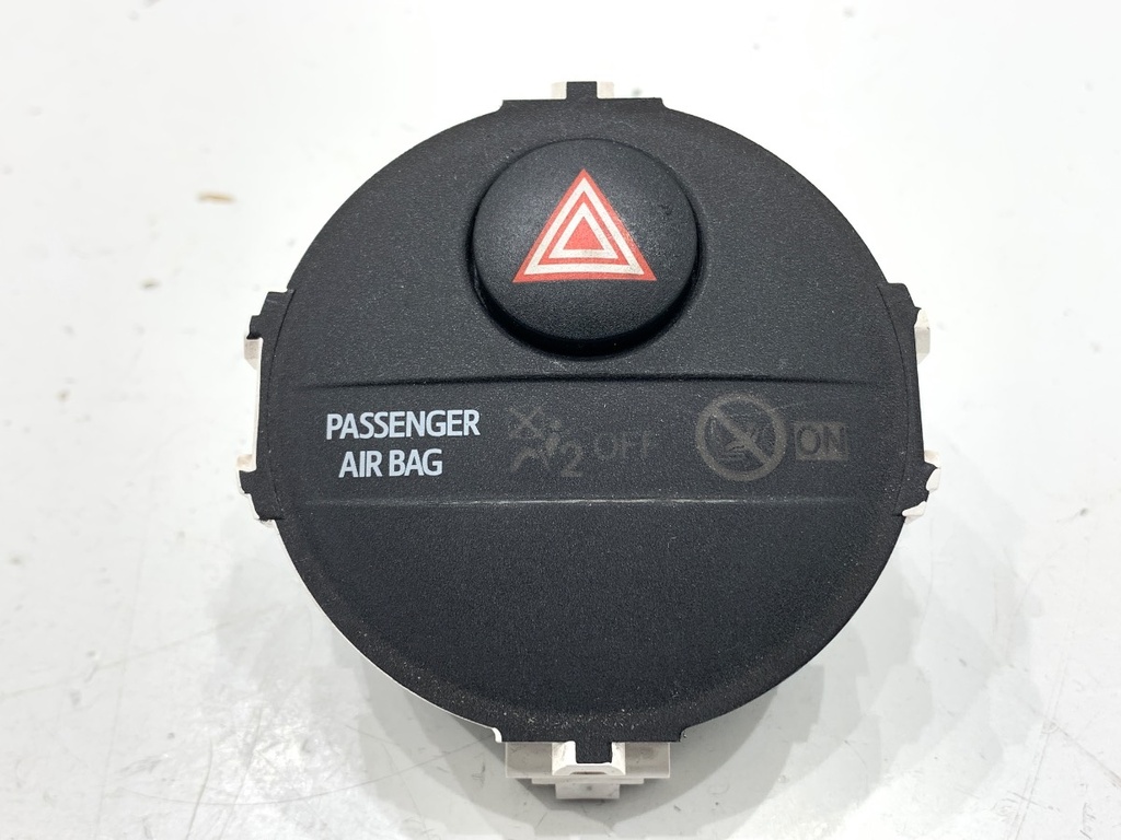 [STARK-800759] Interruptor de luces de emergencia Toyota Yaris