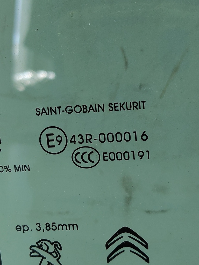 [MTD-540613] Cristal de puerta delantera izquierda Opel Combo K9
