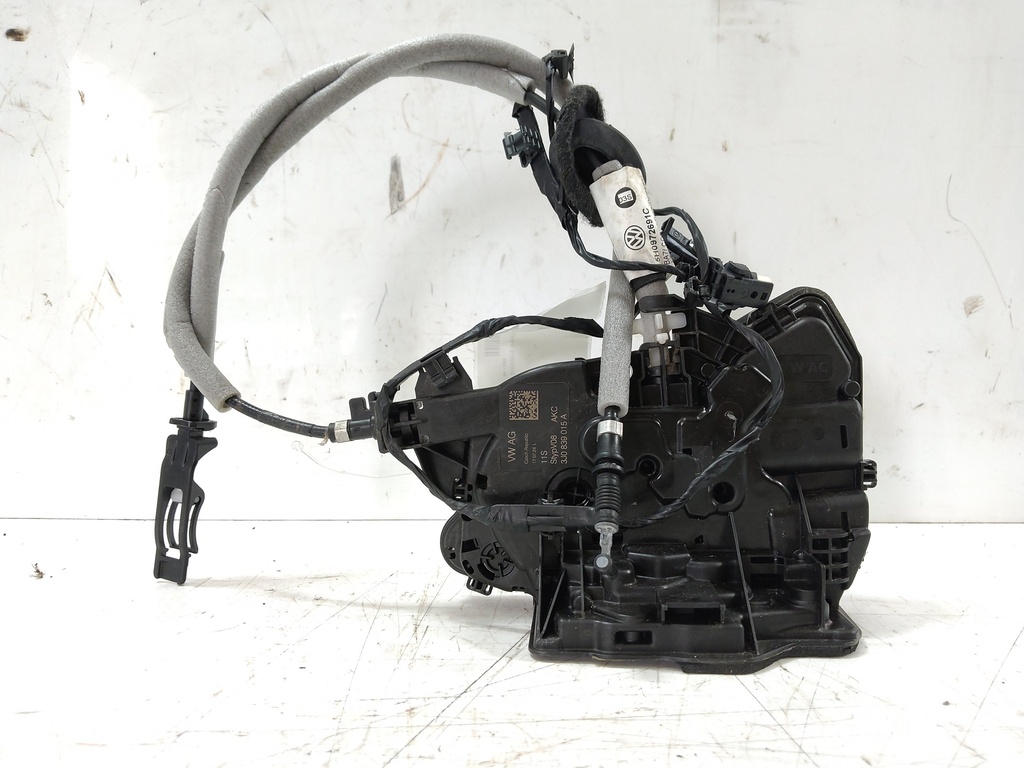 [MTD-540659] Cerradura de puerta trasera izquierda VW Golf 2024