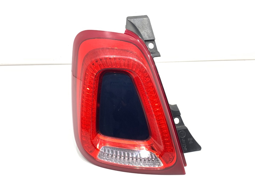 [STARK-804586] Piloto trasero izquierdo FIAT 500 (312_) 2007-2022 1.0 Mild Hybrid