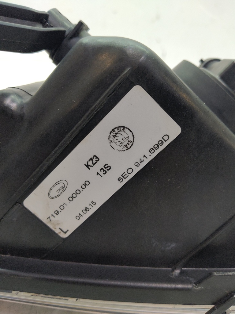 [MTD-540563] Faro antiniebla izquierdo Skoda Octavia 5E5