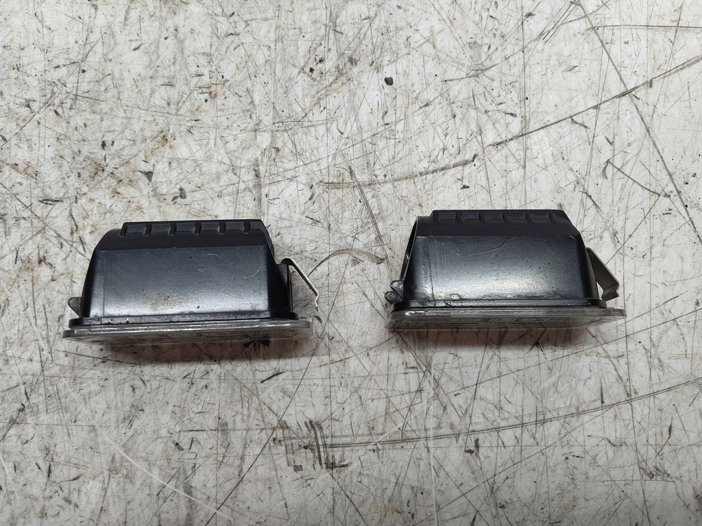[MTD-540528] Luz de matrícula Ford Ranger TKE