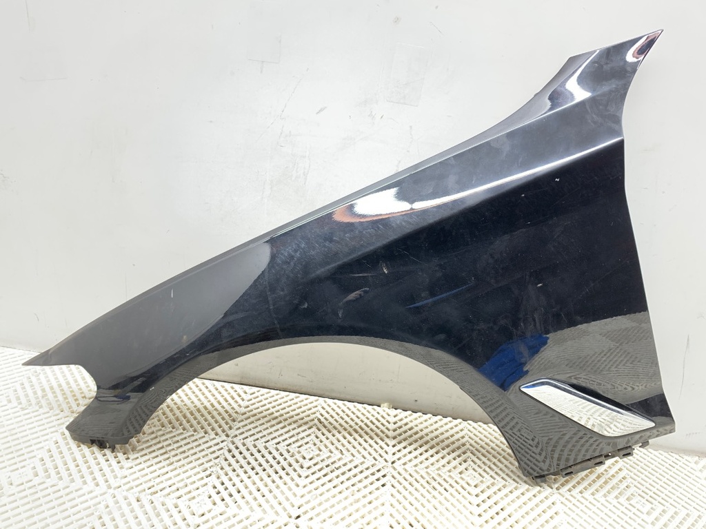 [STARK-801517] Aleta delantera izquierda BMW Serie 5 (G30, F90) 2016-2022