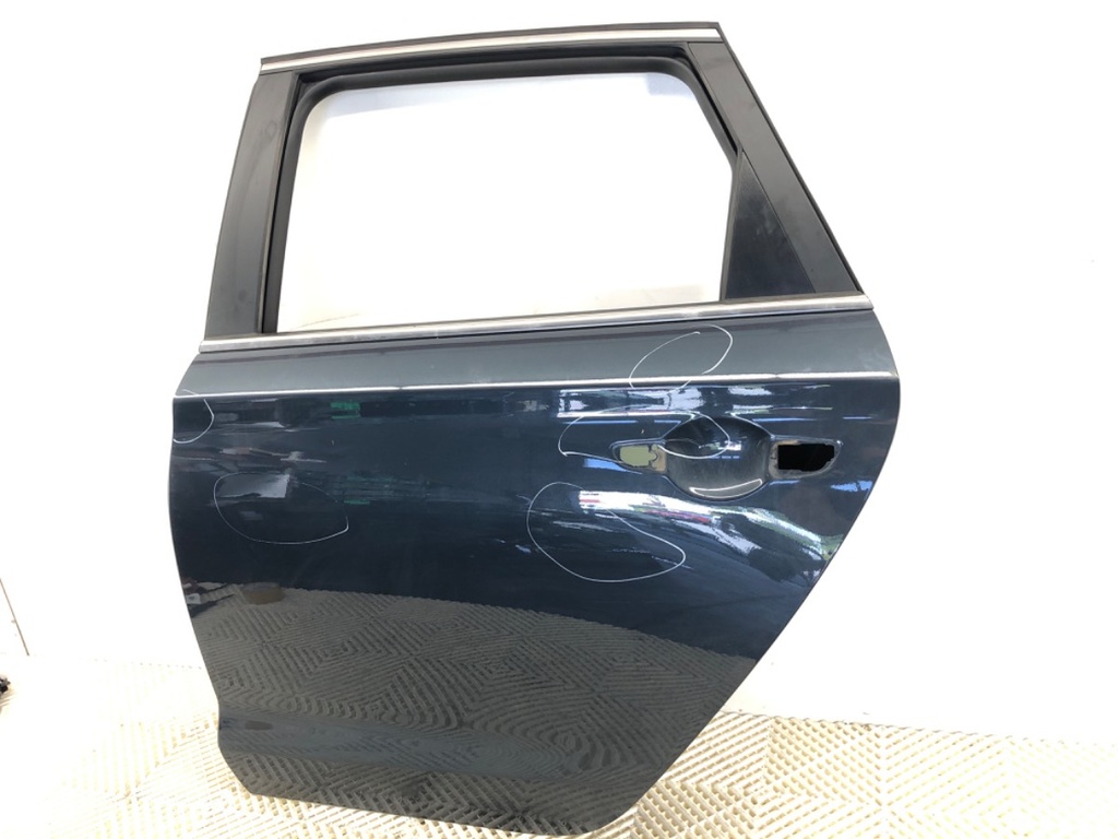 [STARK-754037] Puerta trasera izquierda HYUNDAI i30 (PDE, PD, PDEN) 2016-2022