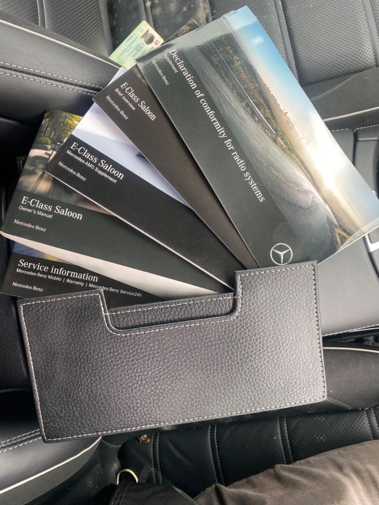 [EPE-106926] Lote de libros Mercedes-Benz Clase E W213 AMG 63
