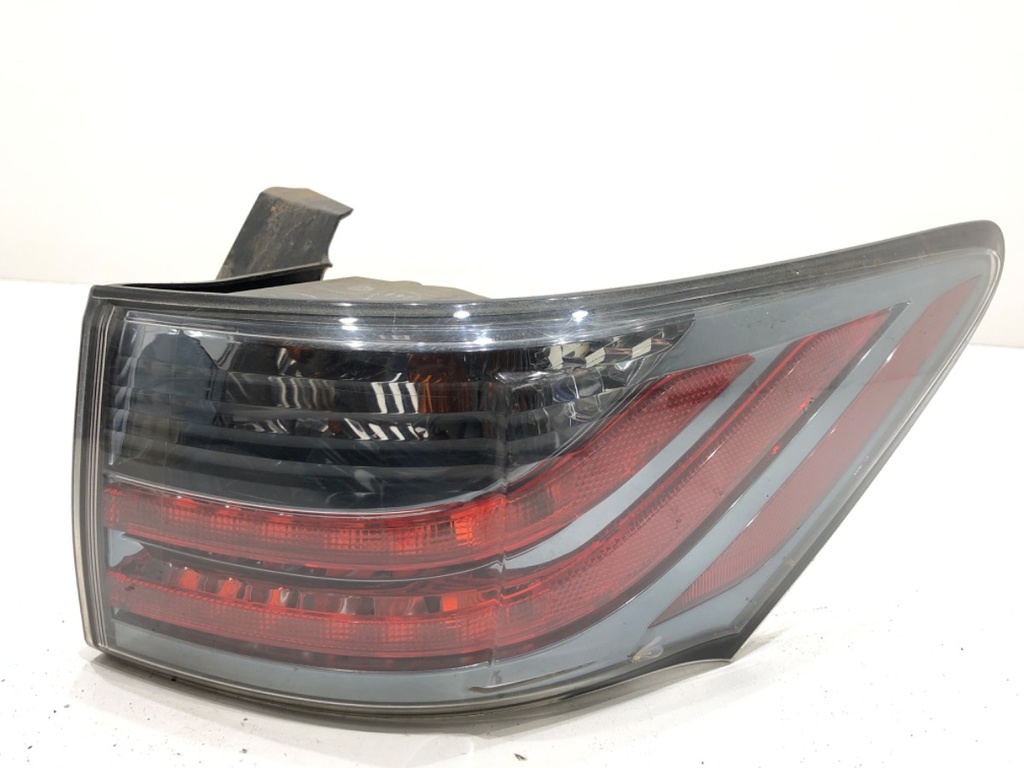 [STARK-828593] Piloto trasero derecho LEXUS CT (ZWA10_) 2010-2022