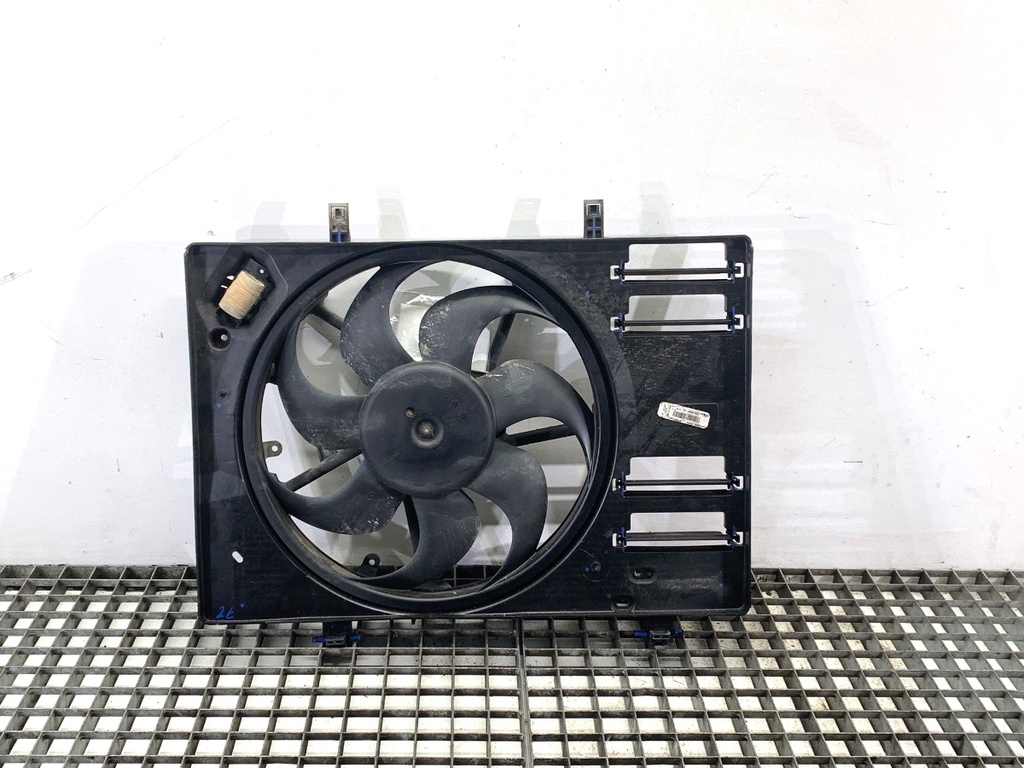 [STARK-839777] Ventilador del radiador FORD TRANSIT COURIER B460 1.0 EcoBoost 74 kW 2014-2022
